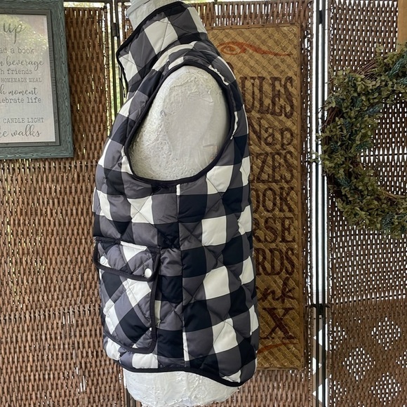Woolrich Duck Down Black and White Checked Puffer Vest - Picture 8 of 11